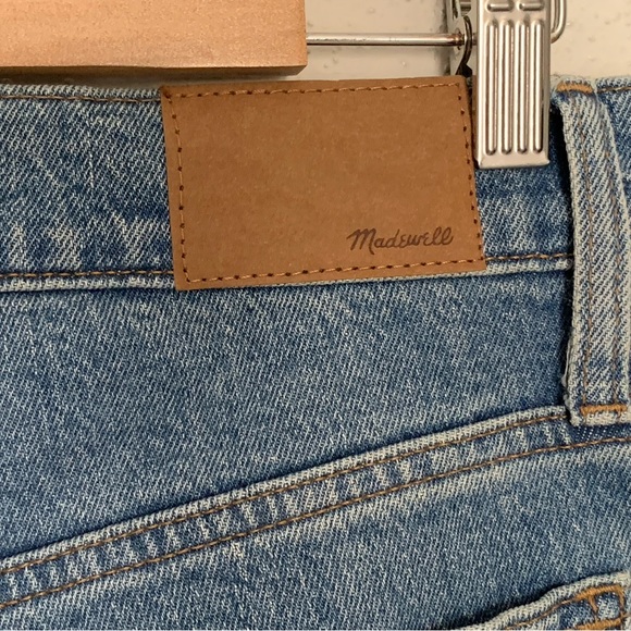 Madewell The Perfect Vintage Raw Hem High Rise Jean in Ainsworth Wash - Picture 12 of 13